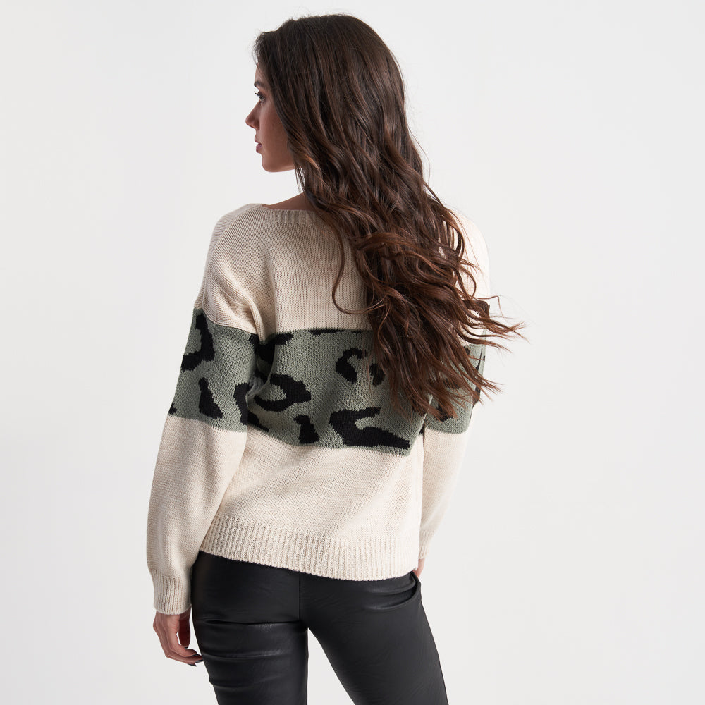 Hailys Women's Color Block Crew Neck Sweater - Beige and Green Camo Knit Pullover