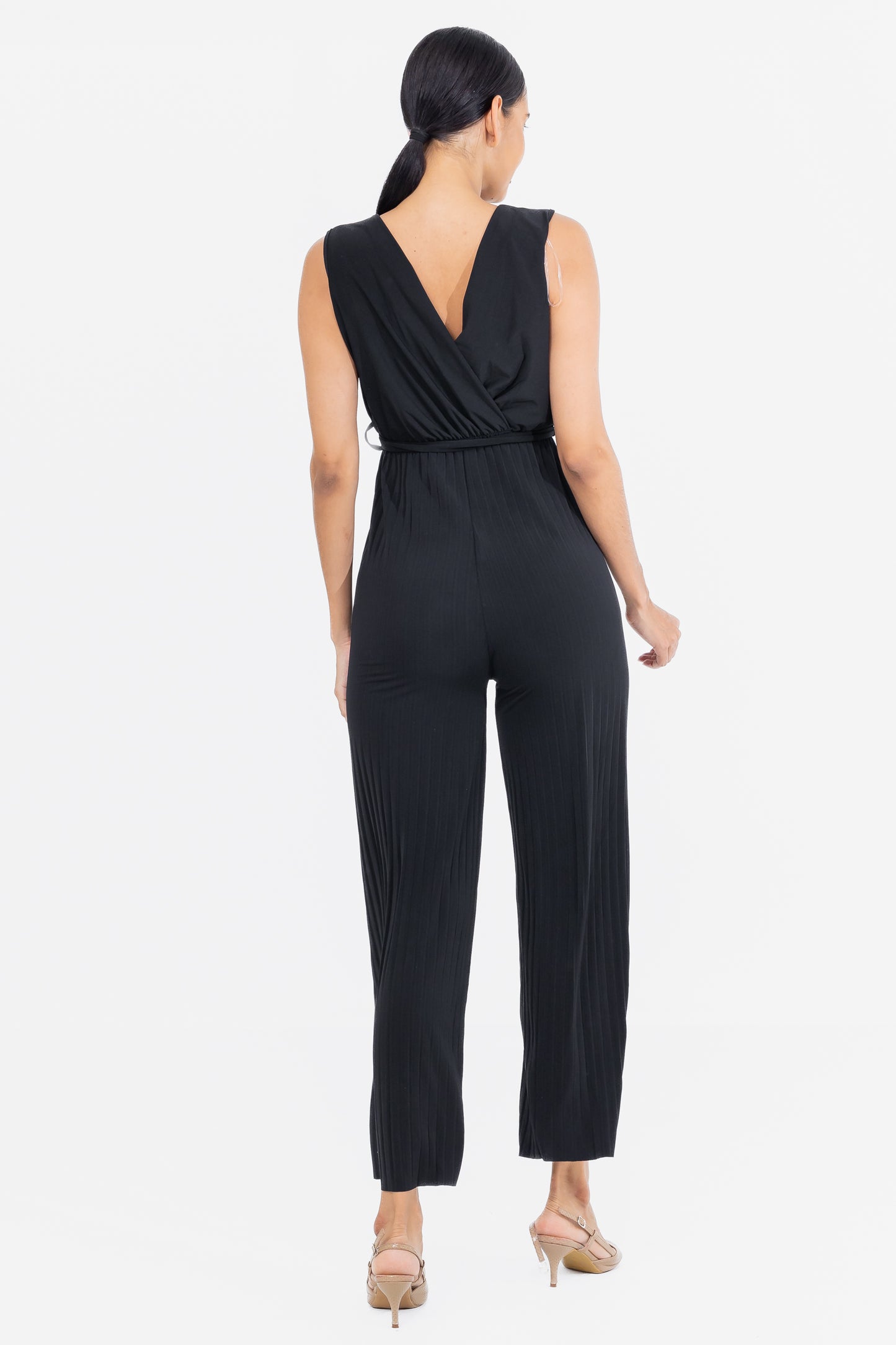 Hailys Women’s Sleeveless Pleated Jumpsuit - Elegant Black V-Neck Wrap Style