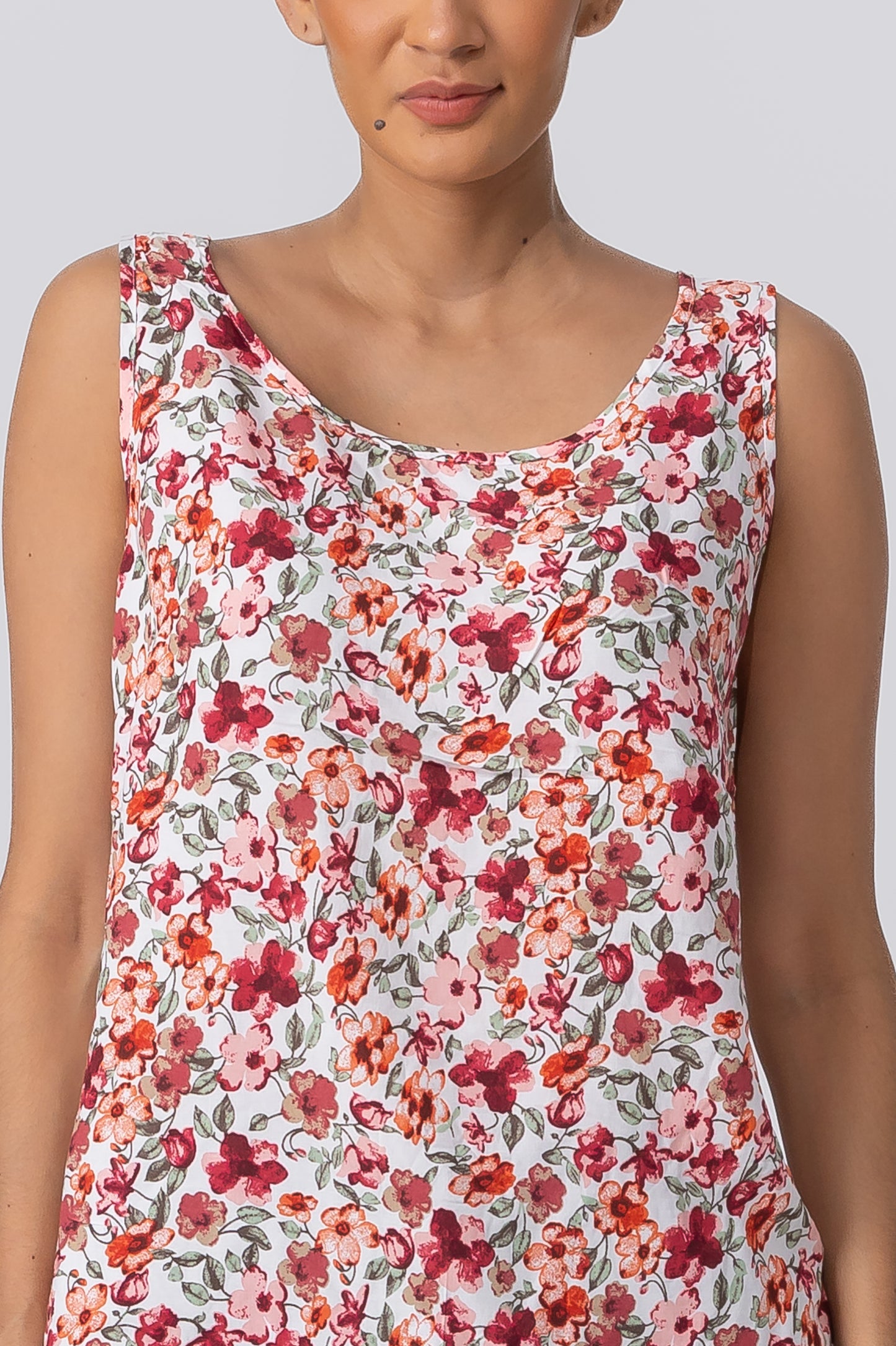 Hailys Women’s Floral Print Sleeveless Scoop Neck Blouse