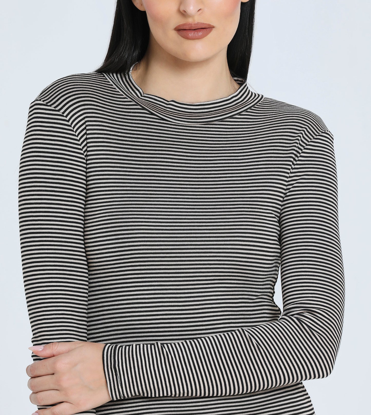 Hailys Women’s Black and White Striped Long Sleeve Crew Neck Top - Casual Slim Fit T-Shirt