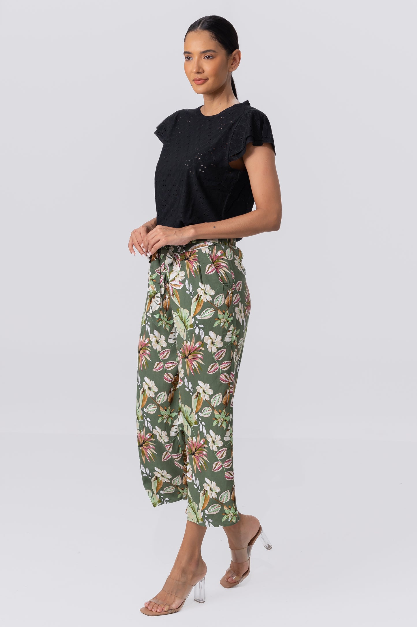 Hailys Women’s Floral Print High-Waisted Wide Leg Pants with Belt