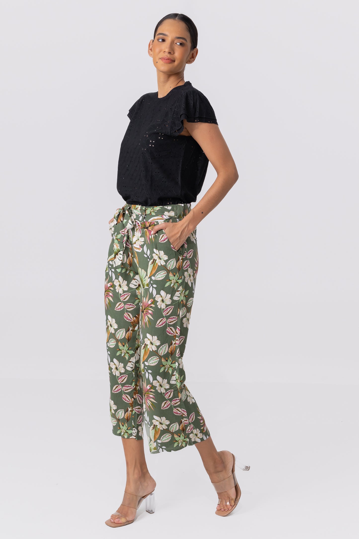 Hailys Women’s Floral Print High-Waisted Wide Leg Pants with Belt